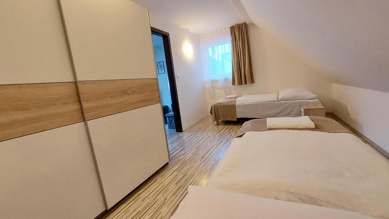 Apartmán Tajov pre 5 osôb, privatne parkovanie a terasa Exterior foto